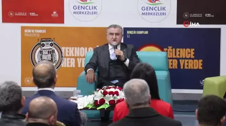 Bakan Bak, Malatya’da Gençlerle Söyleşi Gerçekleştirdi