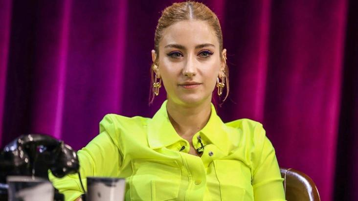 Hazal Kaya’nın zor günü: Acı haberi sosyal medyadan duyurdu